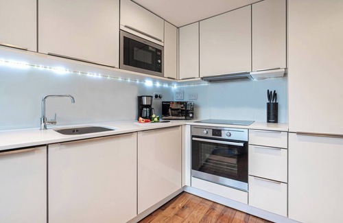 The City of London Apartment | Stylish Apartment on Lombard Lane