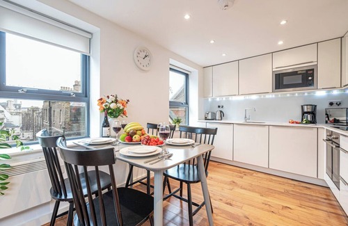 The City of London Apartment | Stylish Apartment on Lombard Lane