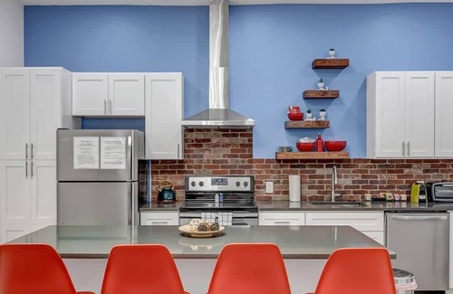 Springfield Apartment | Stylish Apartments Perfect for Relaxation!