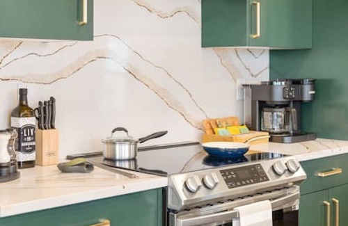 Currie Barracks Apartment | Stylish & Bright 2BR/2BA | A/C | Near Downtown MRU