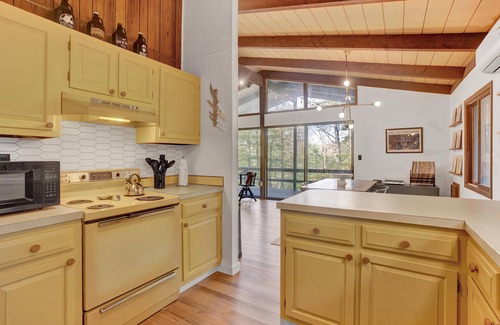 Gouldsboro Ski Chalet | Stylish Cabin in Poconos Resort - Indoor/Outdoor Pools, Lakes, Kayaks, and more!