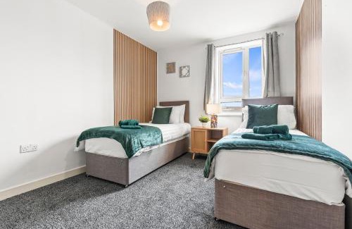 Coventry City Centre Apartment | Stylish City Centre Stay Sleeps 4