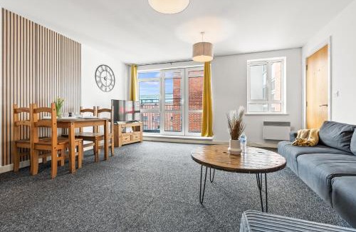 Coventry City Centre Apartment | Stylish City Centre Stay Sleeps 4