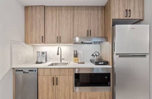 Main - Military Plaza Hotel | Stylish City Getaway w/Modern Amenities – Easy Access to San Antonio Sights