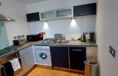 Sheffield Apartment | Stylish City Location with WiFi - West One