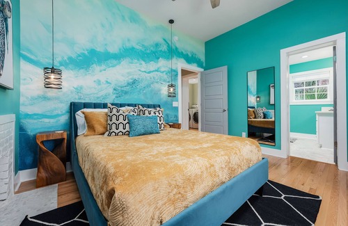 Old East Hill House | Stylish CLEAN 2bed/2bath located downtown Pensacola/10 mins to the beach