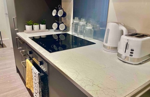 Hemel Hempstead Apartment | Stylish & Clean Studio | Hemel Town Centre