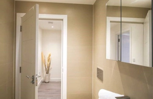 Hemel Hempstead Apartment | Stylish & Clean Studio | Hemel Town Centre