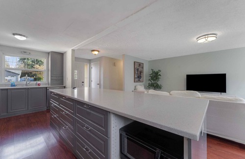 Vancouver House | Stylish Comfort on SE 134th Ave #42261
