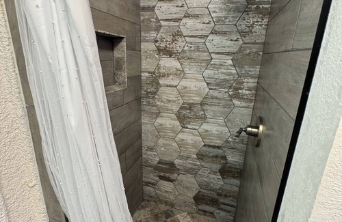 Azle House | Stylish Container Home Getaway