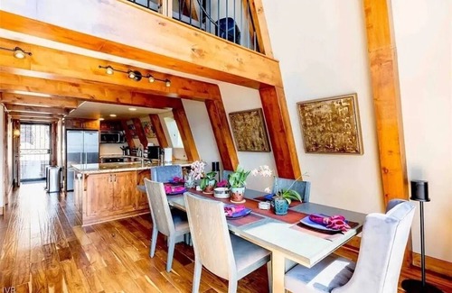 Incline Village Cottage | Stylish dog-friendly retreat with lake views, fireplace, & near Tahoe skiing.