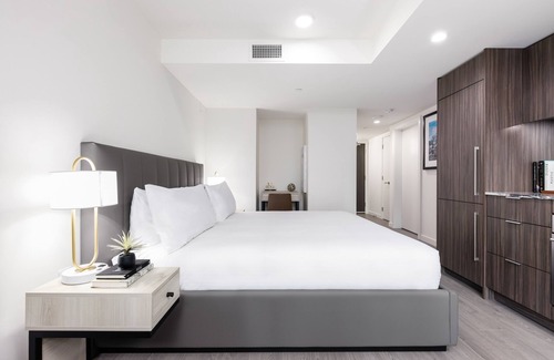 Downtown Vancouver Hotel | Stylish Downtown Studio Apartment in Vancouver's Beach District