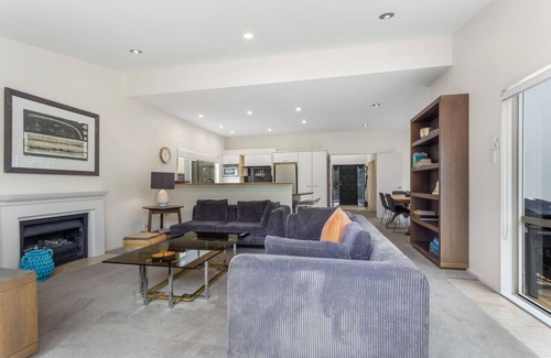 Remuera Apartment | Stylish Executive Remuera Home| by Furnished Rentals