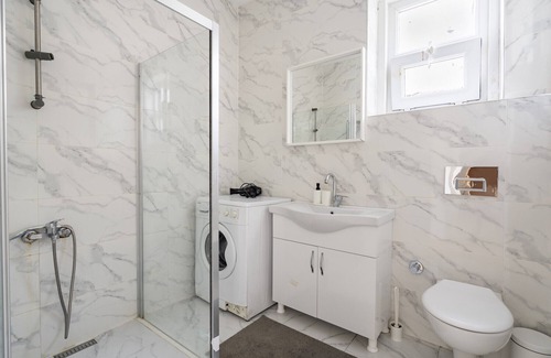 Goztepe Apartment | Stylish Flat 2 min to Bagdat Street in Kadikoy