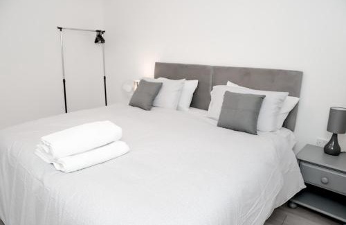 Abbey Wood Apartment | Stylish Flat by SN Homes - Zone 4 Abbey Wood London