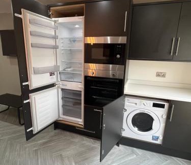 Squirrel's Heath Apartment | Stylish Flat in London