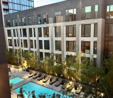 Downtown Oakland House | Stylish Fully Furnished Downtown Retreat