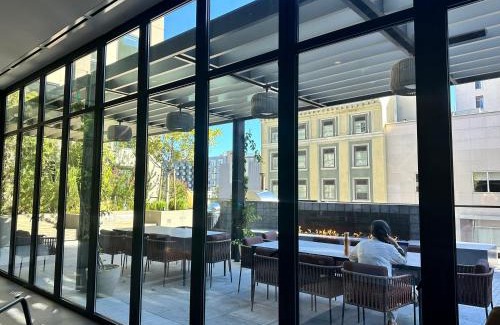 Downtown Oakland House | Stylish Fully Furnished Downtown Retreat