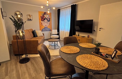 Babenhausen Apartment | Stylish granny apartment with box-spring bed