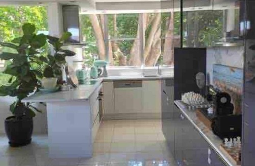 Elizabeth Bay Apartment | Stylish Harbourside Apartment in Elizabeth Bay