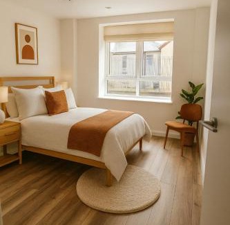 Swindon Apartment | Stylish high street hideaway retreat