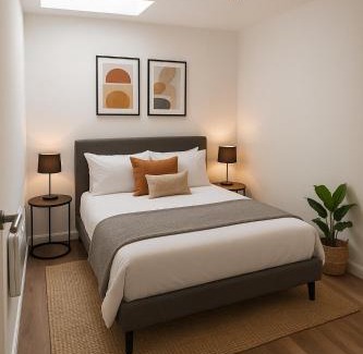 Swindon Apartment | Stylish high street hideaway retreat