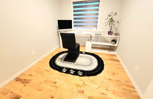 Northwest Edmonton House | Stylish home in Oxford neighborhood - long term rental deals - inquire