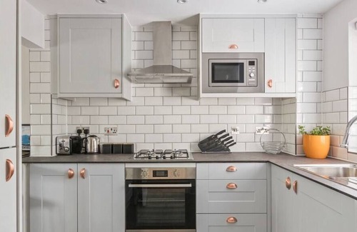 Golborne House | Stylish Home Portobello Road Market, Notting Hill