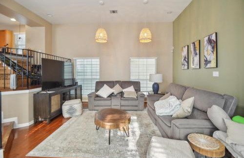 Shady Acres House | Stylish Houston Heights House townhouse