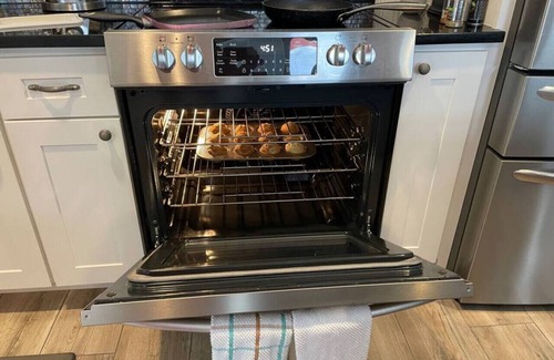 Kerr Townsley Port Orange House | Stylish Intercoastal Blue Bungalow-3min. to Beach