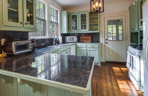 Greater Belhaven House | Stylish Jackson Home: Walk to Dining & Shops!