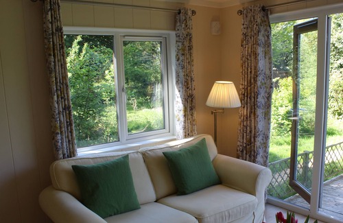 Chichester Cabin | Stylish Lodge Retreat, Surrounded by Peaceful Wild Gardens - Nearby Goodwood!