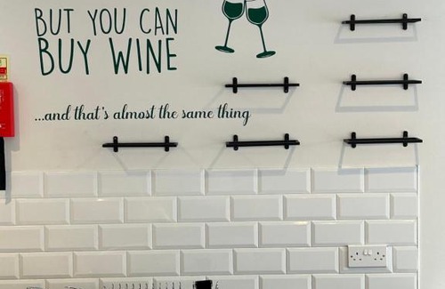 South Hornchurch Apartment | Stylish Luxury Apartment! 2 Bed 2 Bath Family Home