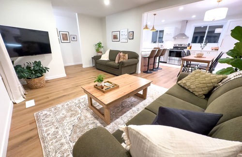 Thunder Bay House | Stylish Luxury in Central Location - Family Friendly!