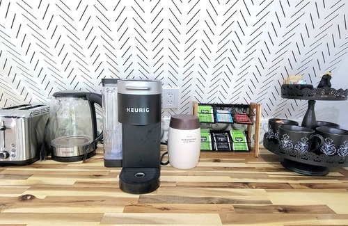 East Stroudsburg Cabin | Stylish Magazine-Worthy A-frame w/Hot tub, Firepit, Game Rm in East Stroudsburg