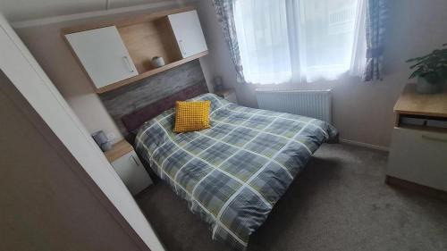 New Forest District Resort | STYLISH MODERN CONTEMPORARY PET FREE HOLIDAY HOME ON AWARD WINNING SHOREFIELD COUNTRY PARK Edge New Forest ENTERTAINMENT AND LEISURE PASSES INCLUDED