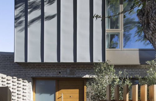 Wandsworth House | Stylish Modern London House. Extremely Private and Safe.