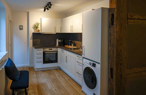 Coburg Apartment | Stylish, modern old building apartment in the city