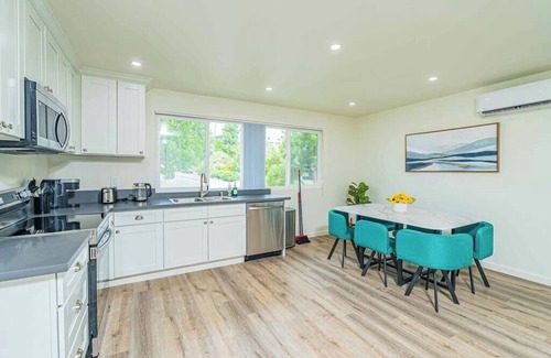 Altadena Apartment | Stylish Modern Retreat Near LA Top Attractions #5