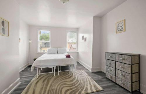 East Allegheny House | Stylish Northside 4 Bed Off Street Parking