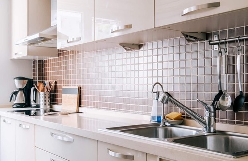 Kadikoy Apartment | Stylish Oasis with Lovely Balcony 10 min to Moda