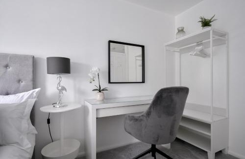 Carterton Apartment | Stylish One Bed Apartment Near Cotswolds RAF