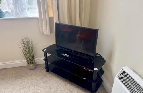 Watford Apartment | Stylish one bed flat Central Watford with Parking Pass the Keys