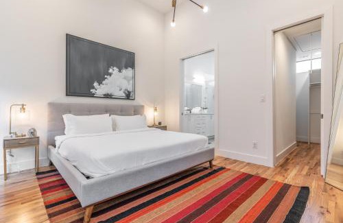 Knox - Henderson House | Stylish & Perfectly Located Luxury 2-Bed Townhome