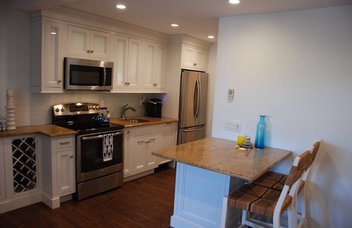 Culloden Shores Condo | Stylish Renovated One Bedroom in the heart of montauk