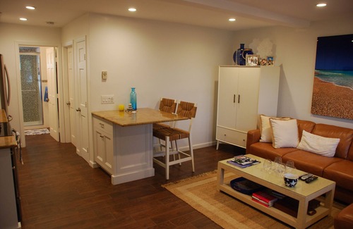 Culloden Shores Condo | Stylish Renovated One Bedroom in the heart of montauk