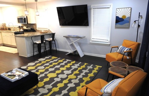 Roswell House | Stylish Retreat w/Fire Pit & Porch