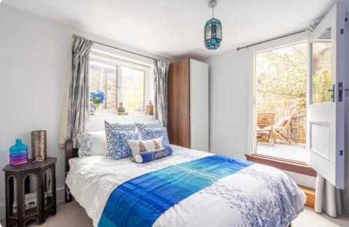 Battersea House | Stylish room with private bath & terrace in super central Clapham Junction minutes from Victoria, Waterloo