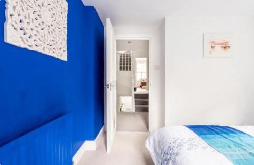 Battersea House | Stylish room with private bath & terrace in super central Clapham Junction minutes from Victoria, Waterloo