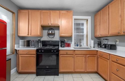 St. Louis House | Stylish South City 2BR w/Garage & Blazing Wi-fi